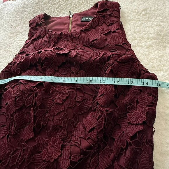 Betsy & Adam Burgundy Floral Lace Midi Dress Size 4 Sleeveless Fitted Design 1 - Picture 6 of 8
